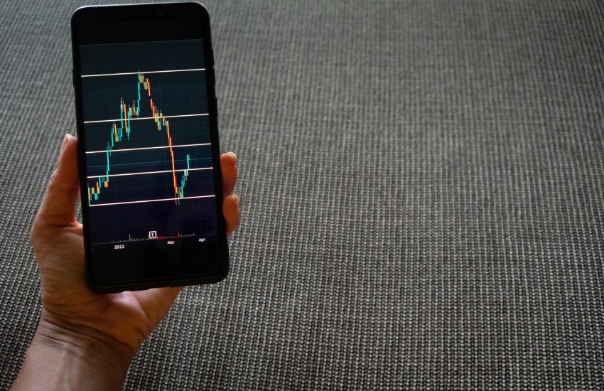 Elon Musk’s Tweet Sparks No Meme Token Frenzy with 700% Pump, But NFT Clarification Causes Setback
