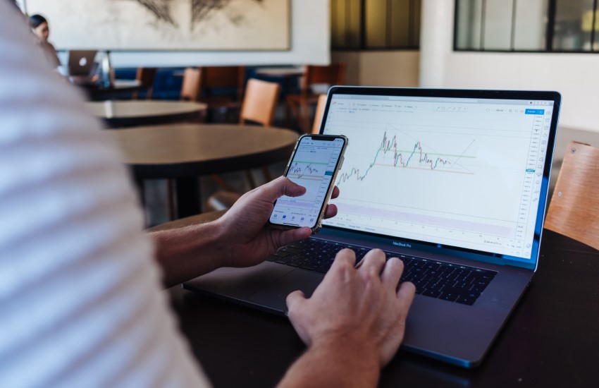 How To Avoid Tribalism While Trading Cryptocurrencies