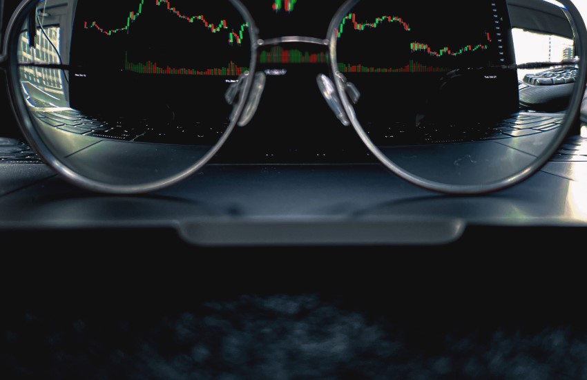 Leveraging Expected Utility Theory to Profit from Crypto Markets